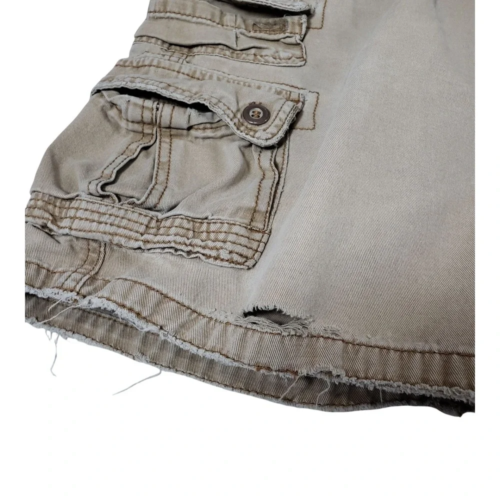 Pluggo Mens Khaki Tan Y2k Cargo Shorts Size 30 Distressed Raw Hem Cotton Utility